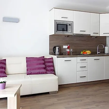 W Marina Apartmanhotel 3*