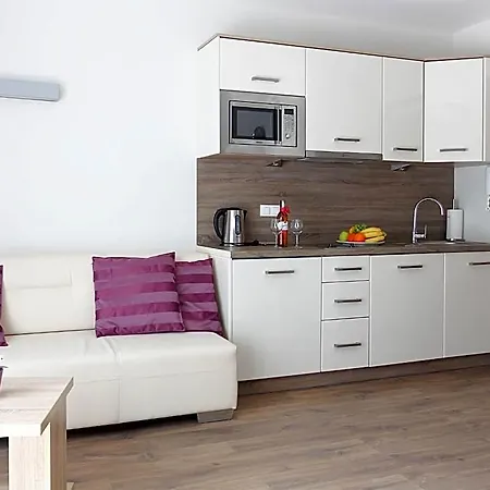 W Marina Aparthotel 3*