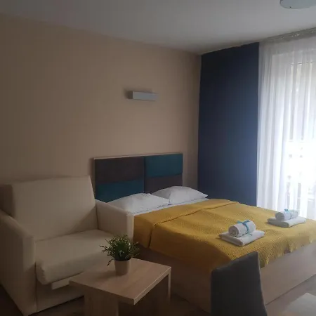 W Marina Jastrzębia Góra