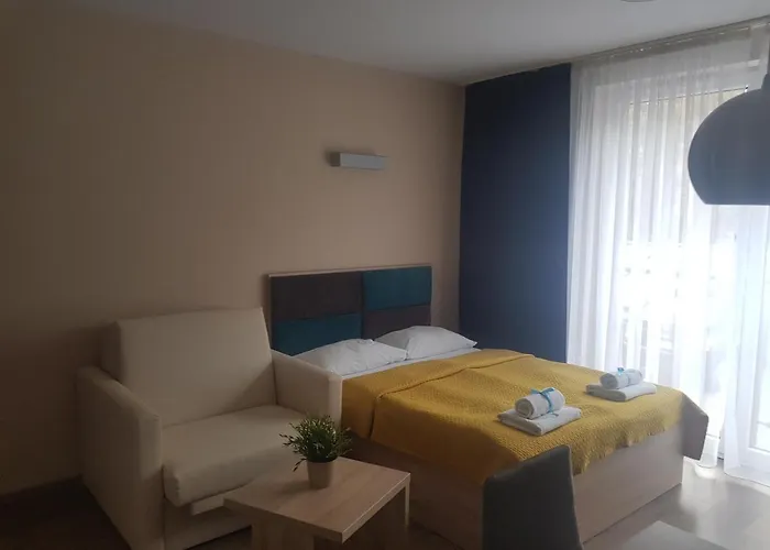 W Marina Jastrzębia Góra